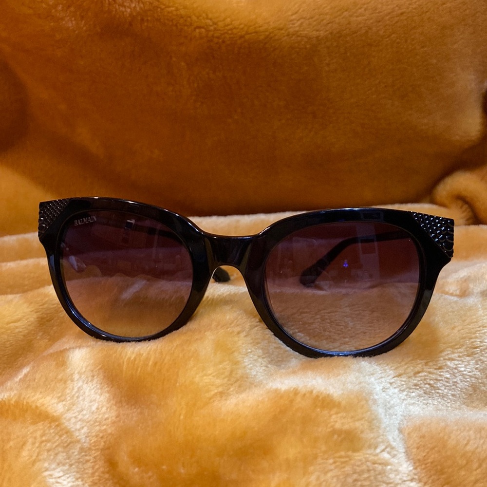 NEW Balmain’s iconic designer glasses